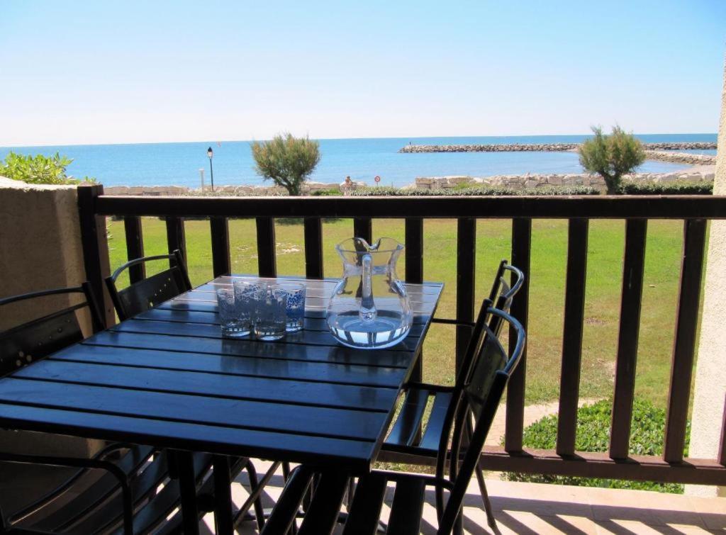 Appartement Front De Mer Avec Vue Et Acces Plage, Saintes-Maries-De-La-Mer Exterior photo